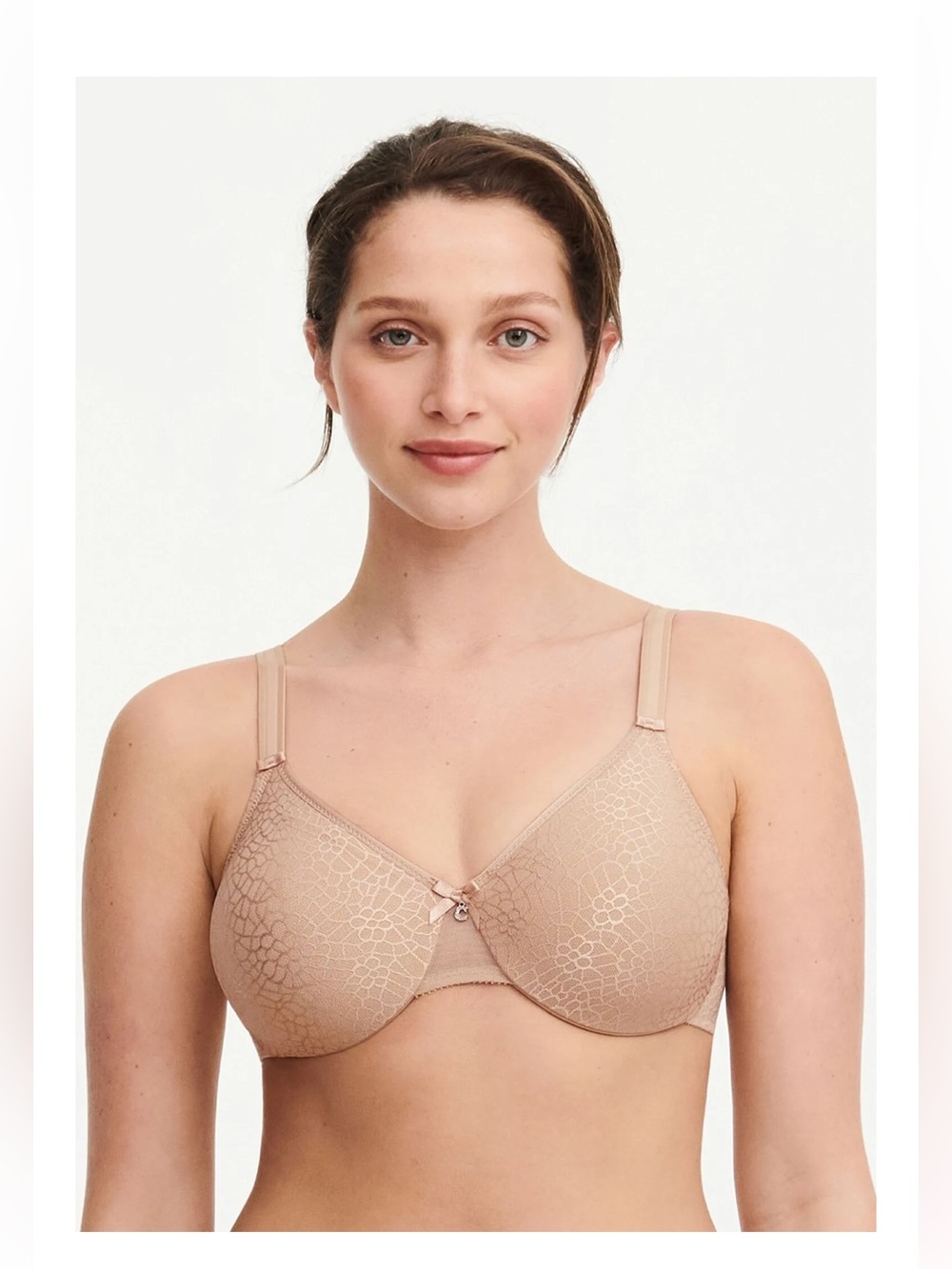 Chantelle C-Magnifique Seamless Minimizer Back Smoothing Underwire Bra in Nude